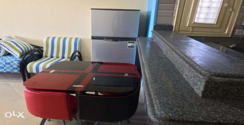 استديو للايجار اول صف بحيرة رملية