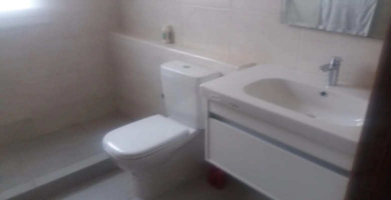 شاليه للايجار في أمواج .Chalet for rent in Amwaj.