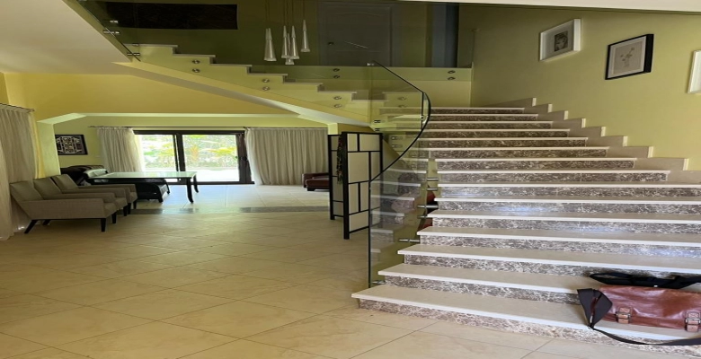 فيلا للبيع بالساحل الشمالى مراسى