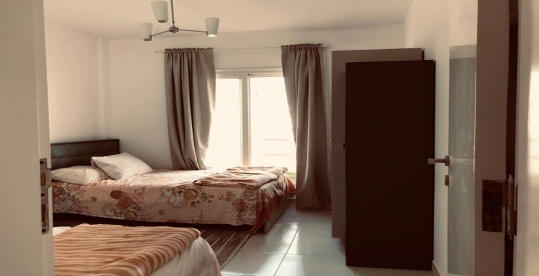 شاليه للايجار بقرية أمواج - الساحل الشمالي / A chalet is available for rent in Amwaj Village, North Coas