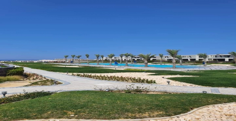 شاليه للايجار في لافيستا راس الحكمة - / A chalet for rent in La Vista ras Al Hikma -
