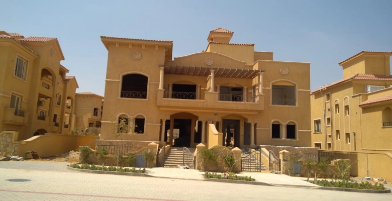 فيلا دوبلكس للبيع بالتجمع الخامس - القاهرة / A duplex villa is for sale in the Fifth Settlement in Cairo