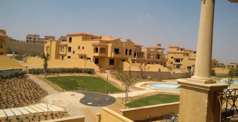 فيلا دوبلكس للبيع بالتجمع الخامس - القاهرة / A duplex villa is for sale in the Fifth Settlement in Cairo