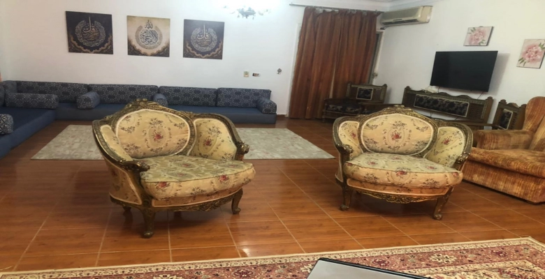 شقة للايجار علي شارع شهاب الرئيسي بالمهندسين.Apartment for rent on the main Shehab Street in Mohandiseen