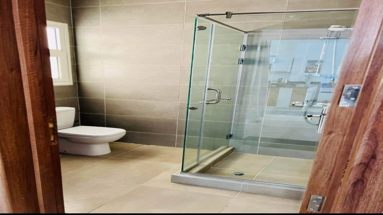 شاليه للإيجار في قرية امواج الساحل الشمالي