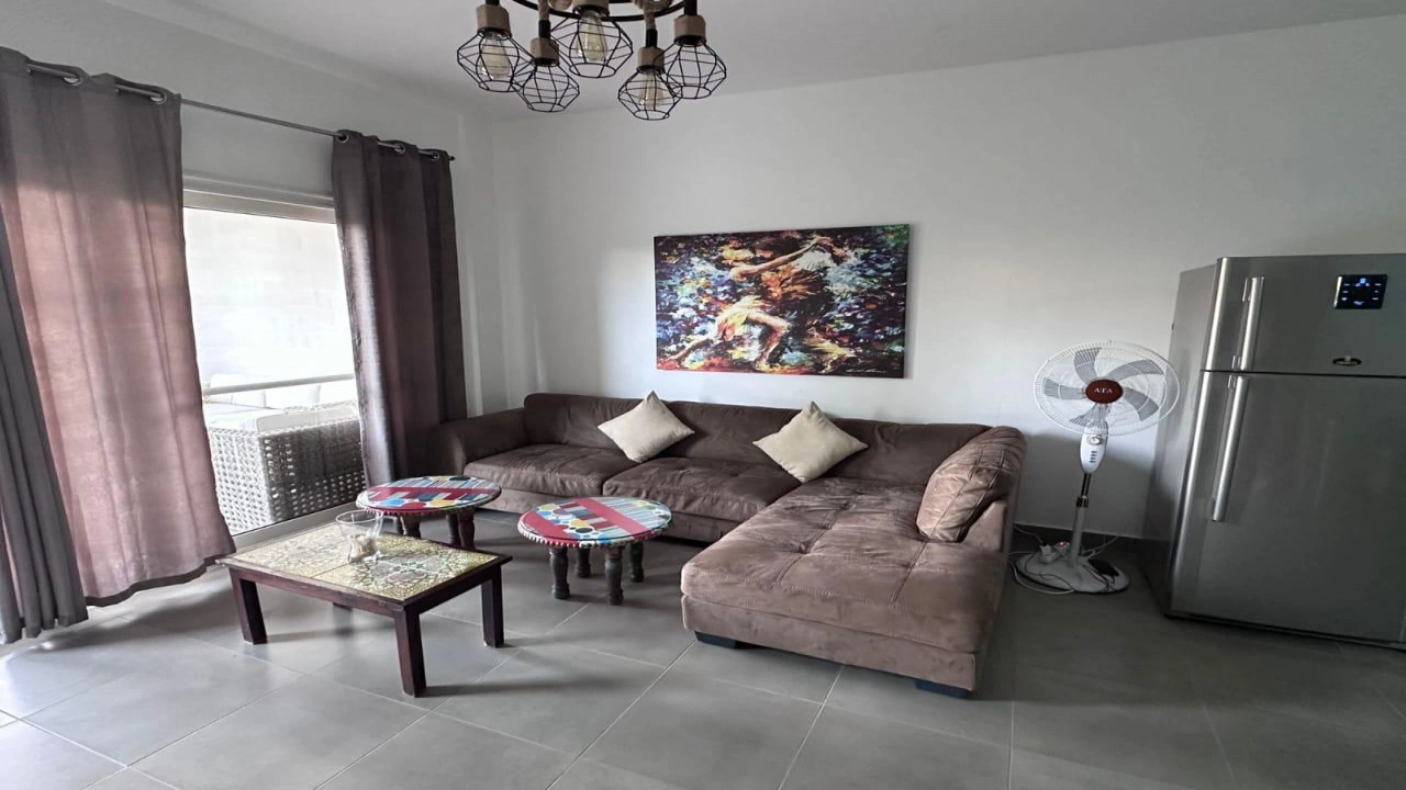 شالية للايجار 3 غرف اراضي بالحديقة  في قرية امواج الساحل الشمالي