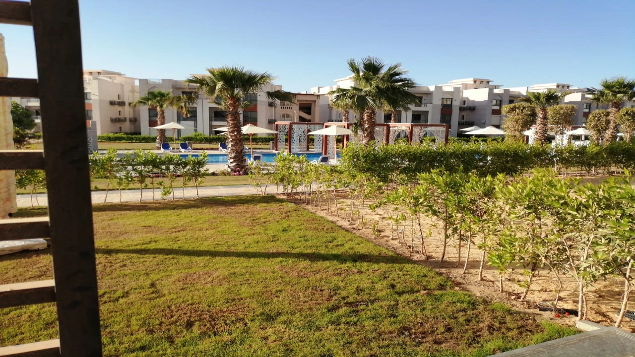 شالية 2 غرفة ارضي بجاردن للايجار - جايا (رأس الحمكة) - الساحل الشمالي