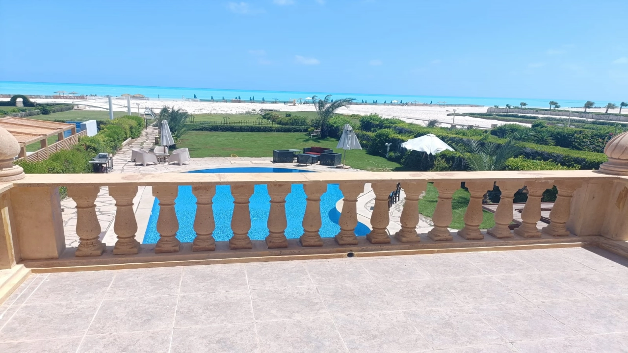 فيلا للإيجار في مارينا الساحل الشمالي 6 غرف نوم