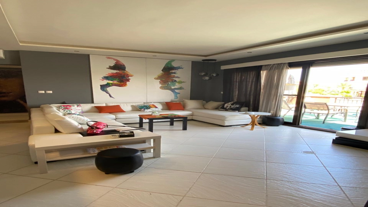 بنتهوس 2 غرفة للأيجار بالساحل الشمالي بقرية مراسي (فيردي)