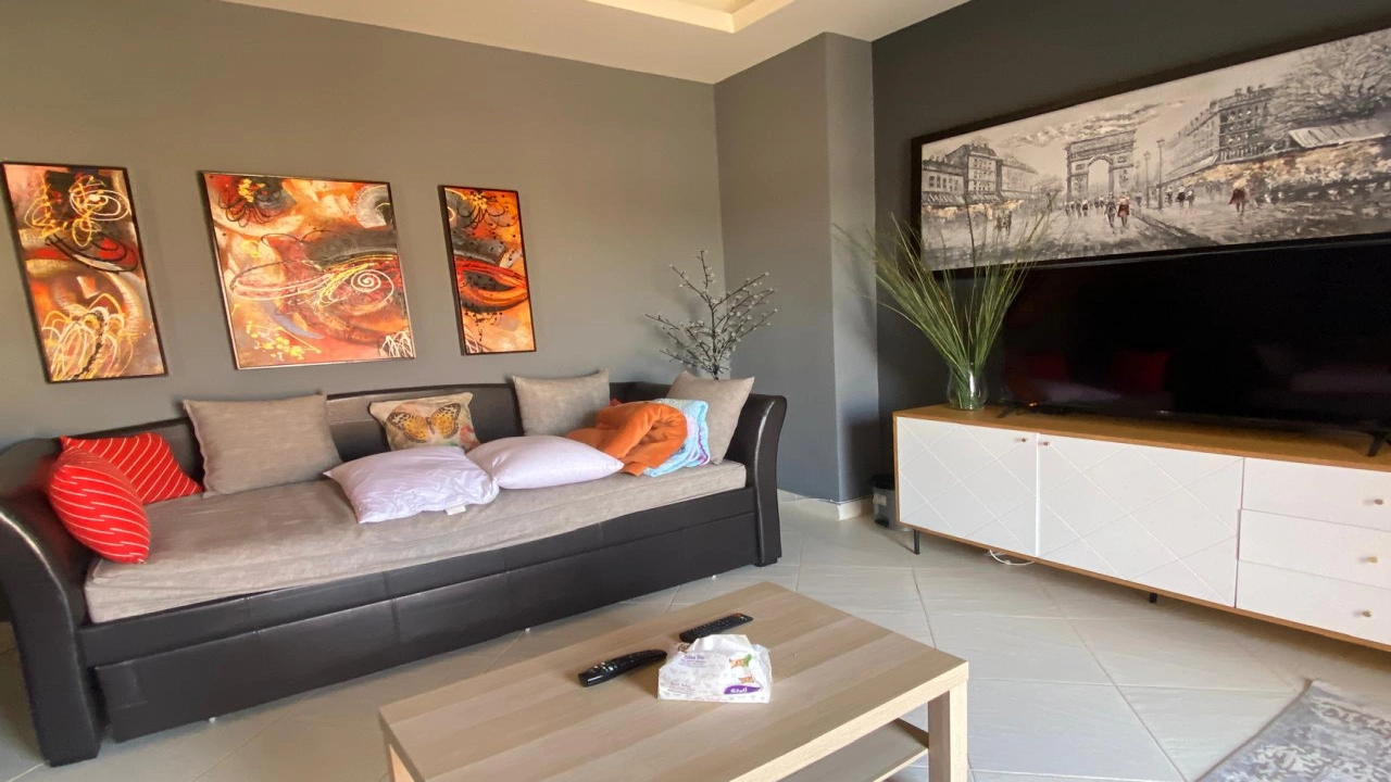 بنتهوس 2 غرفة للأيجار بالساحل الشمالي بقرية مراسي (فيردي)