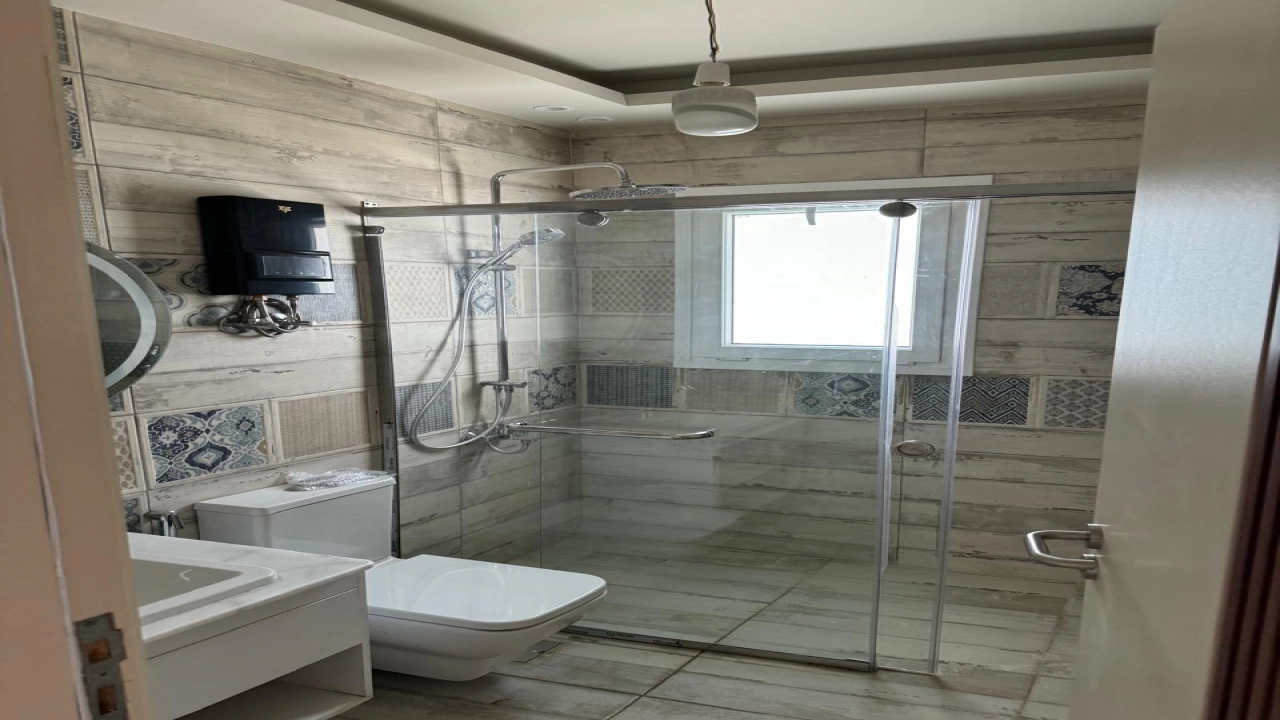 فيلا 5 غرف بالساحل الشمالي قرية