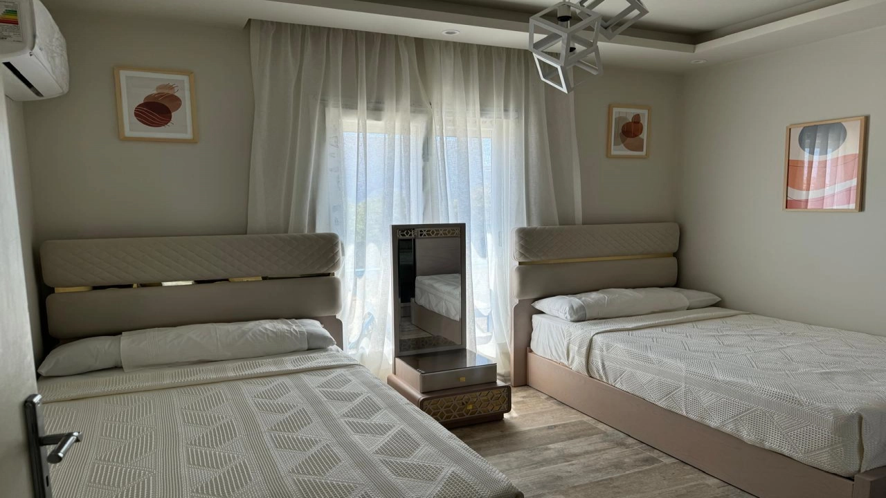 فيلا 5 غرف بالساحل الشمالي قرية