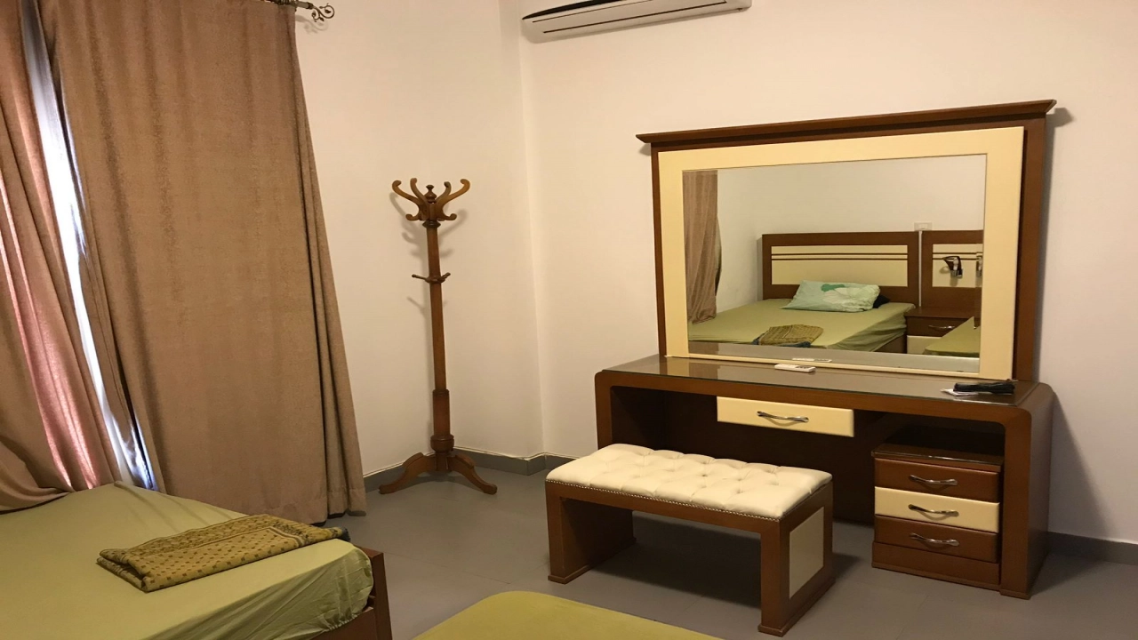 شالية للإيجار في قرية امواج الساحل الشمالي سيدي عبد الرحمن 3 غرف