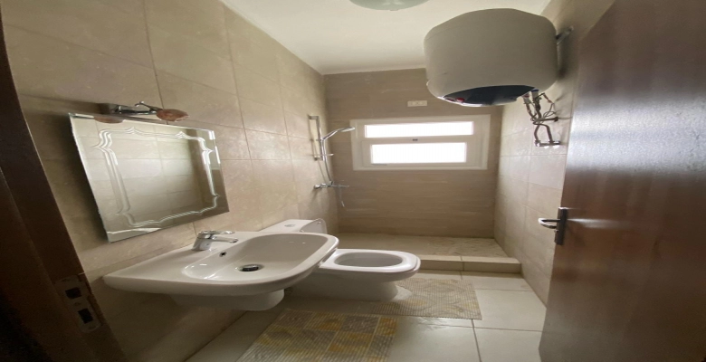 شالية للإيجار في قرية امواج الساحل الشمالي Chalet for rent in Amwaj North Coast Village