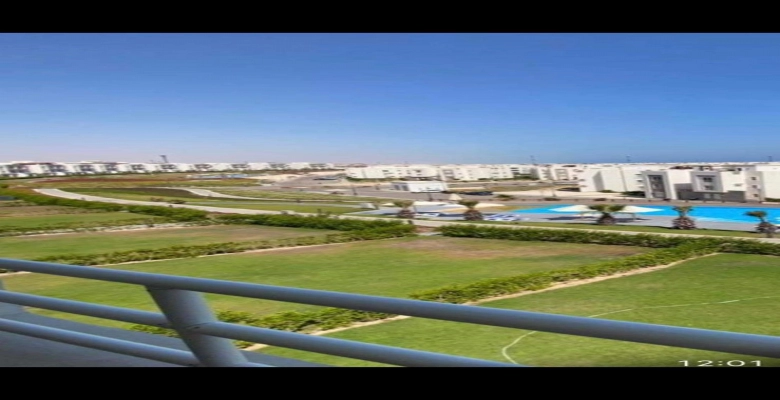 شالية للإيجار في قرية امواج الساحل الشمالي Chalet for rent in Amwaj North Coast Village