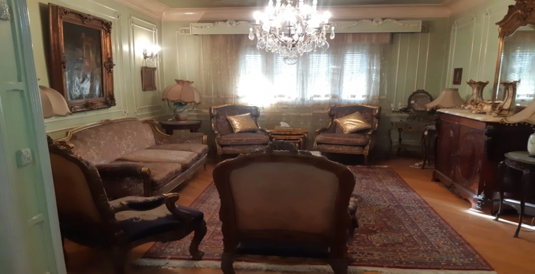 شقة للإيجار  في المهندسين تحتوي علي 4 غرف نوم + ريسبشن 3 قطع + 2 حمام + بلكونة بطول الشقة