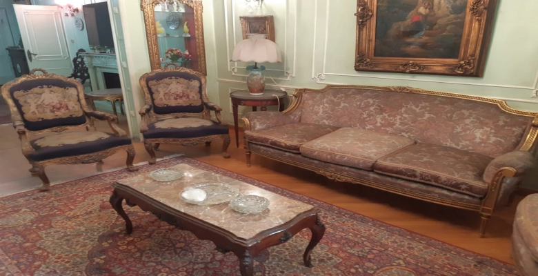 شقة للإيجار  في المهندسين تحتوي علي 4 غرف نوم + ريسبشن 3 قطع + 2 حمام + بلكونة بطول الشقة