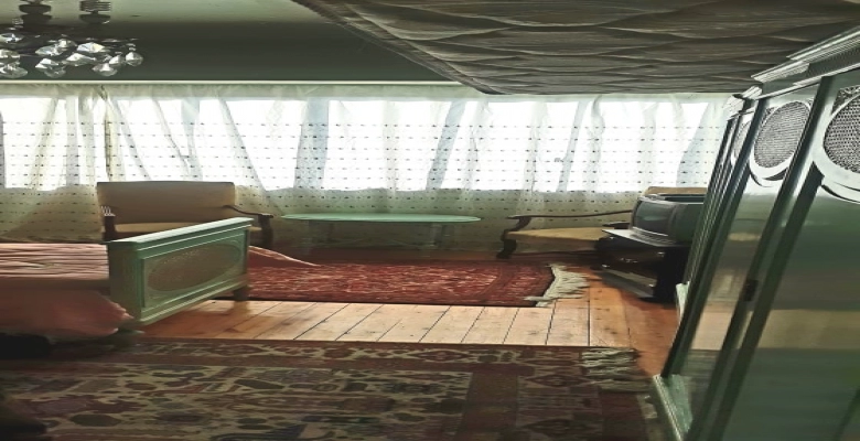 شقة للإيجار  في المهندسين تحتوي علي 4 غرف نوم + ريسبشن 3 قطع + 2 حمام + بلكونة بطول الشقة