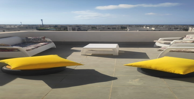 متاح شاليه مميز للايجار بقريه أمواج 3 غرف