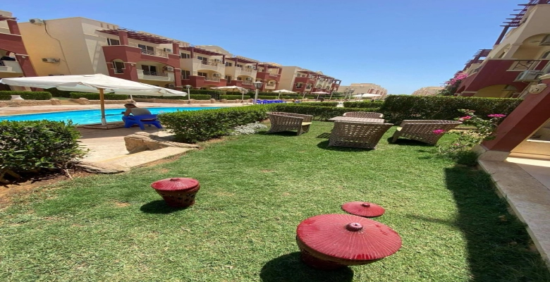 شالية للإيجار في قرية لاسرينا ريد كاربت العين السخنة