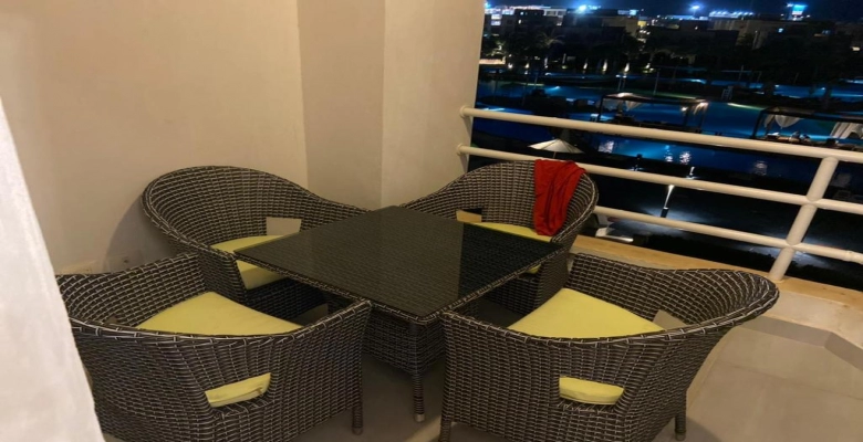 شالية للإيجار في قرية امواج الساحل الشمالي Chalet for rent in Amwaj North Coast Village