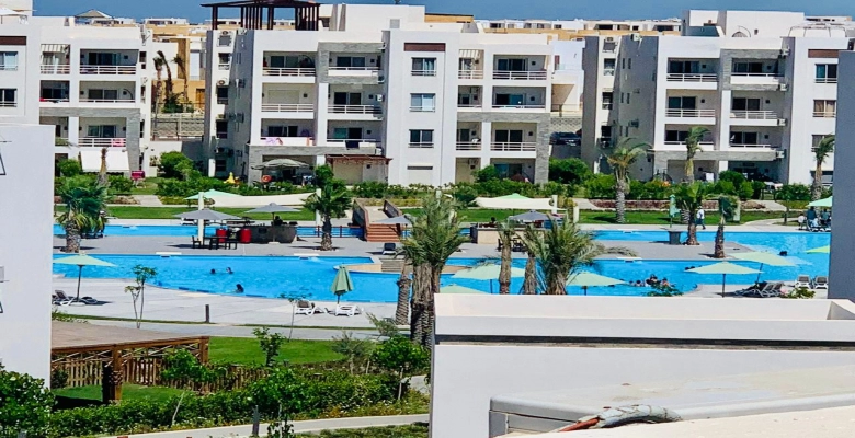 شاليه للإيجار في قرية امواج الساحل الشمالي Chalet for rent in Amwaj North Coast Village