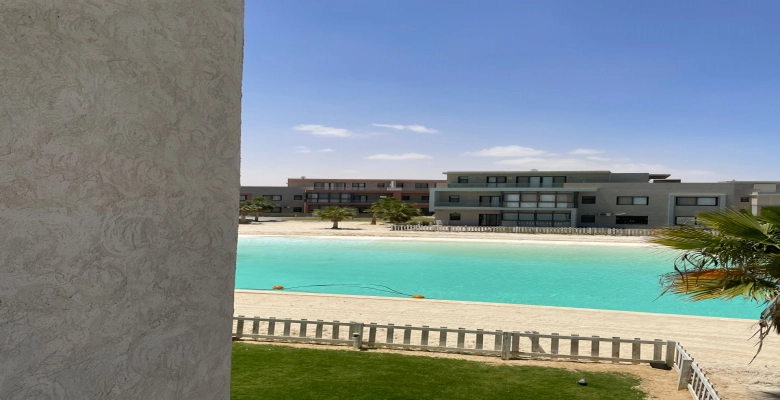 شاليه للبيع في بو ايلاند - اول صف علي البحيره - الساحل الشمالي