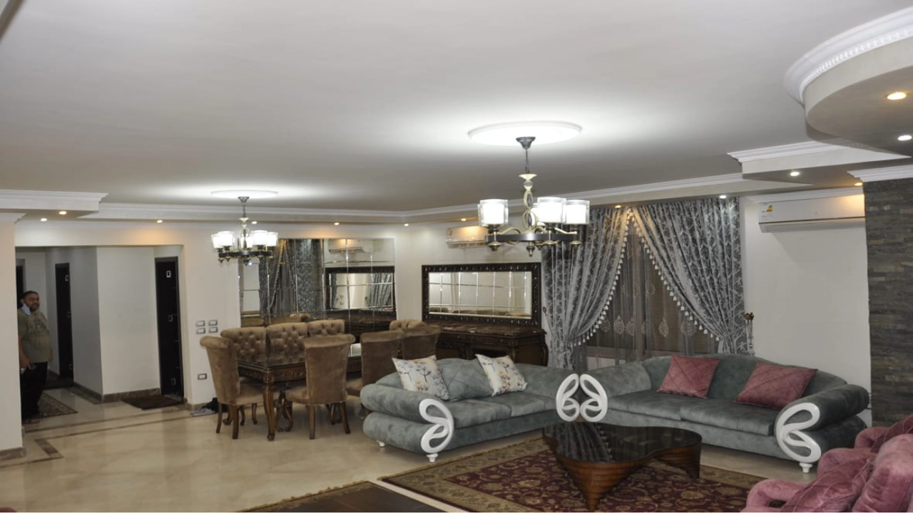 شقة للبيع بشارع اسراء المعلمين - المهندسين / Apartment for sale on Asraa Al-Mualimin Street - Al-Mohandseen.