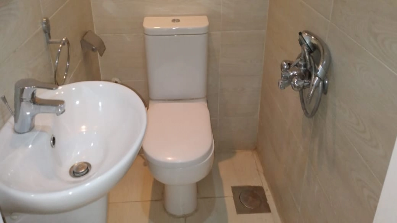 شقه للايجار في الزمالك بالقرب من  سفاره ليبيا