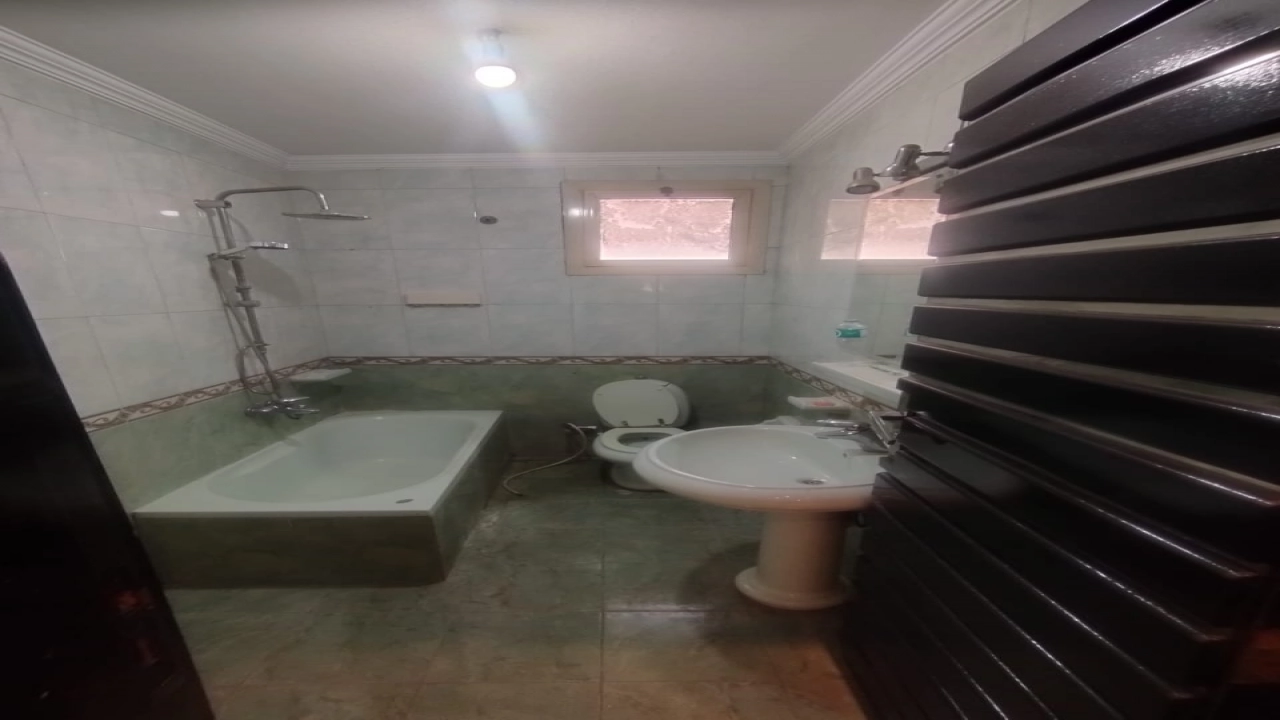 شقه للايجار في 3 شارع البطل في المهندسين