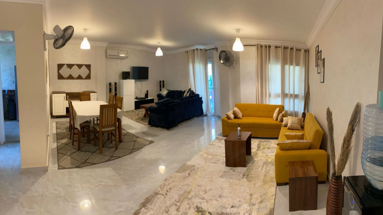 فيلا للإيجار في قرية مارسيليا بيتش فور