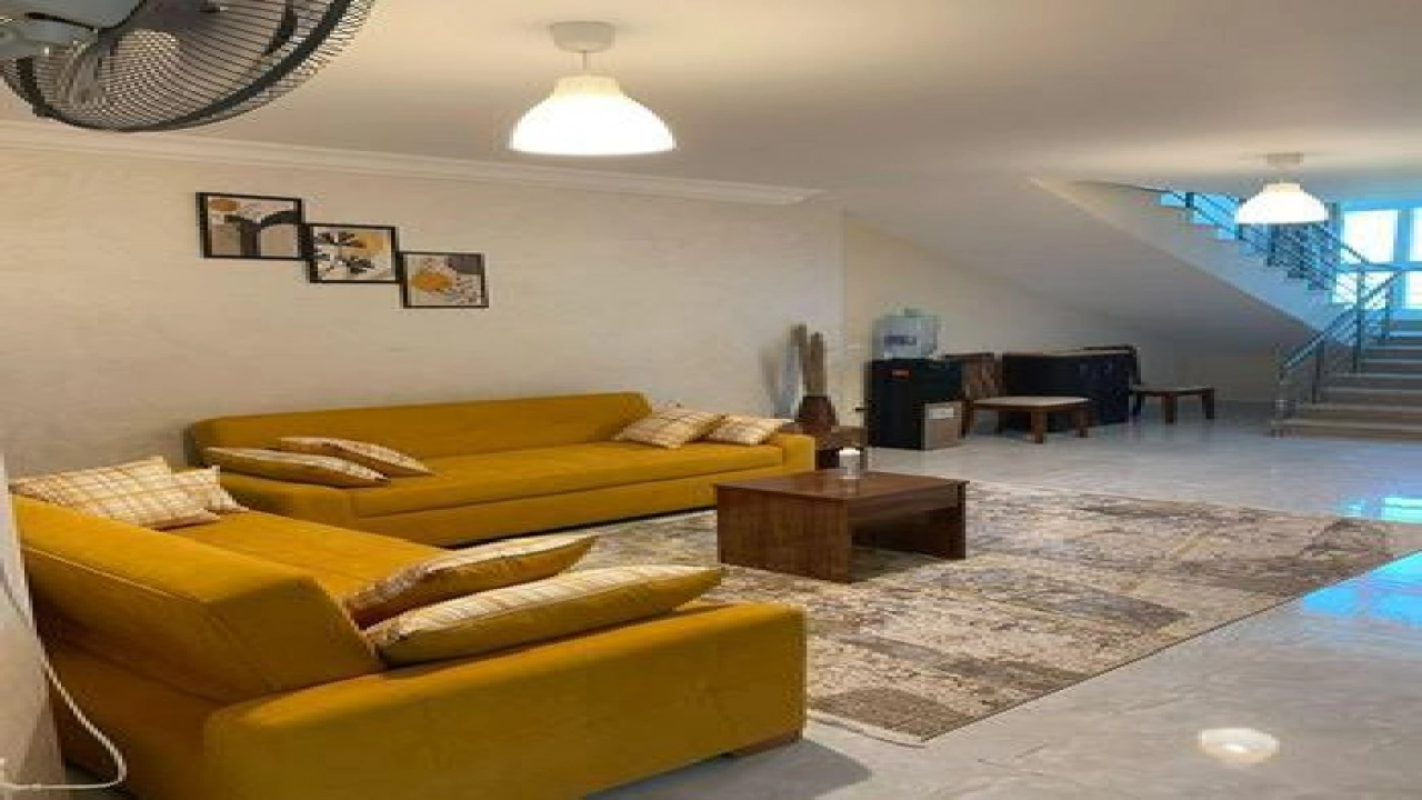 فيلا للإيجار في قرية مارسيليا بيتش فور