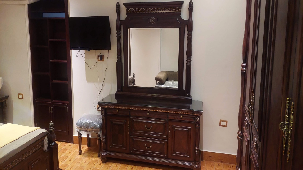 شقه  الايجار فى الدقى الجيزه