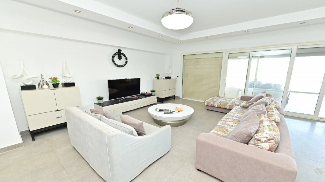 فيلا ( للايجار ) في هاسيندا باي