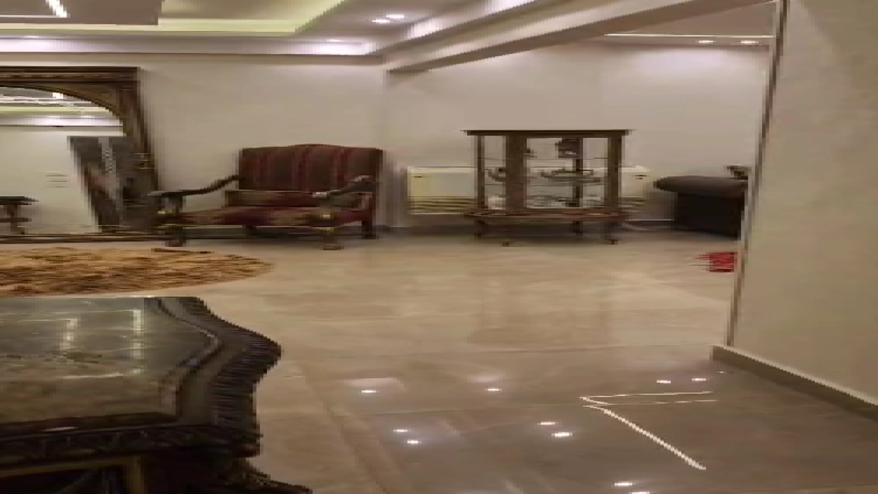 شقه  مفروشة للايجار مكونة من 3 غرف نوم 2 حمام وريسبشن 3 قطع  ومطبخ مجهز بالكامل