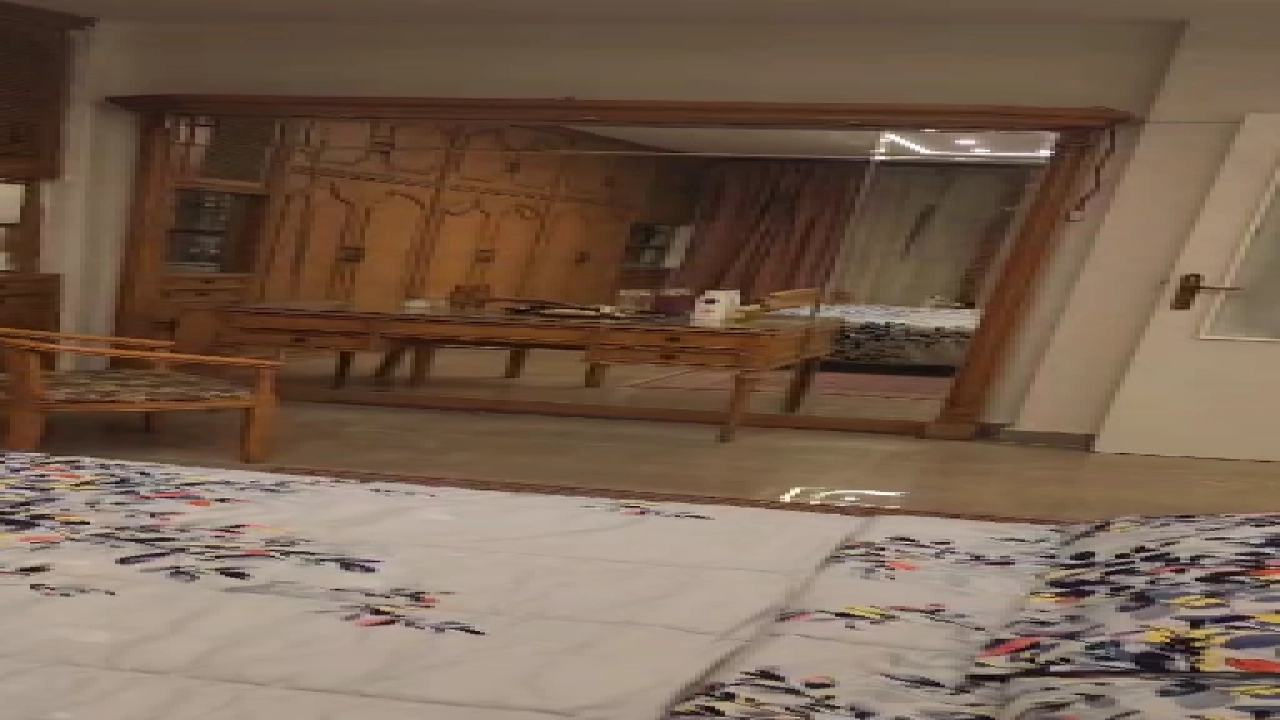 شقه  مفروشة للايجار مكونة من 3 غرف نوم 2 حمام وريسبشن 3 قطع  ومطبخ مجهز بالكامل