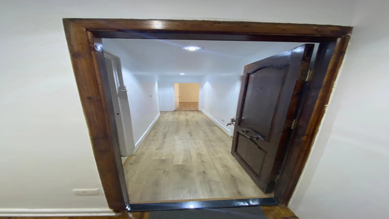 استديو مفروش للايجار بارقي مكان في الزمالك  اطلالة علي النيل قريب من كل الخدمات