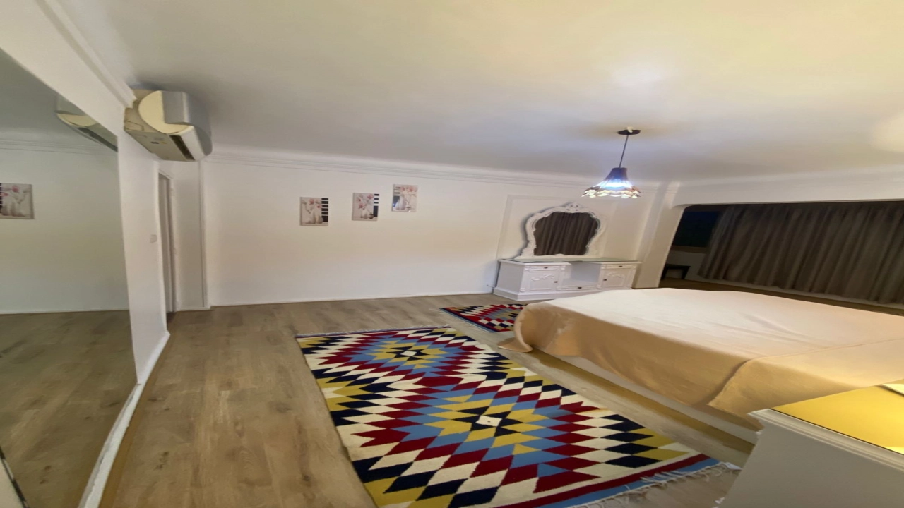 استديو مفروش للايجار بارقي مكان في الزمالك  اطلالة علي النيل قريب من كل الخدمات