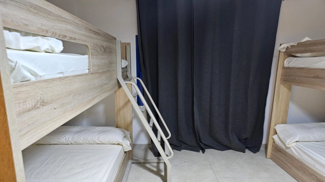 شاليه للايجار في مراسي جريك 2 غرفه