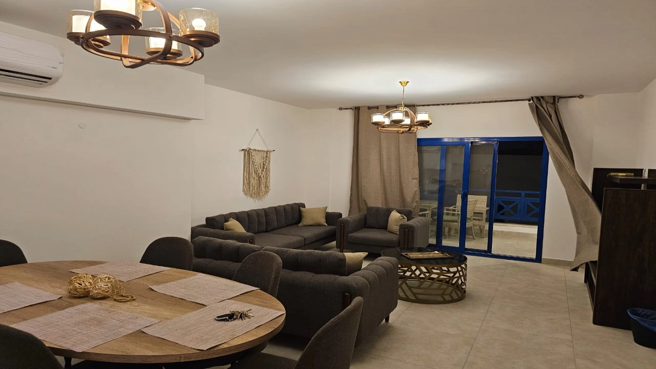 شاليه للايجار في مراسي جريك 2 غرفه