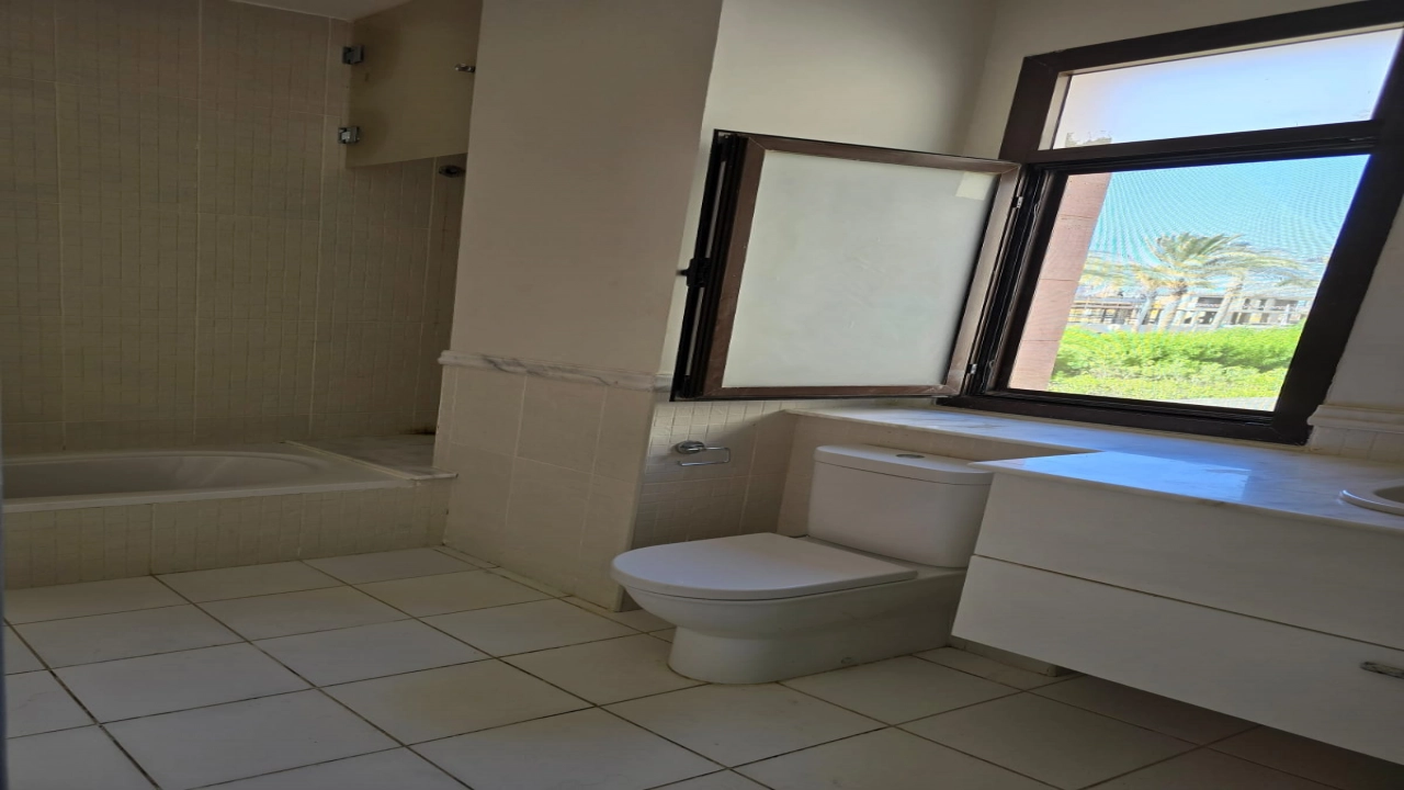 فيلا للايجار في مراسي بلانكا 4 غرف