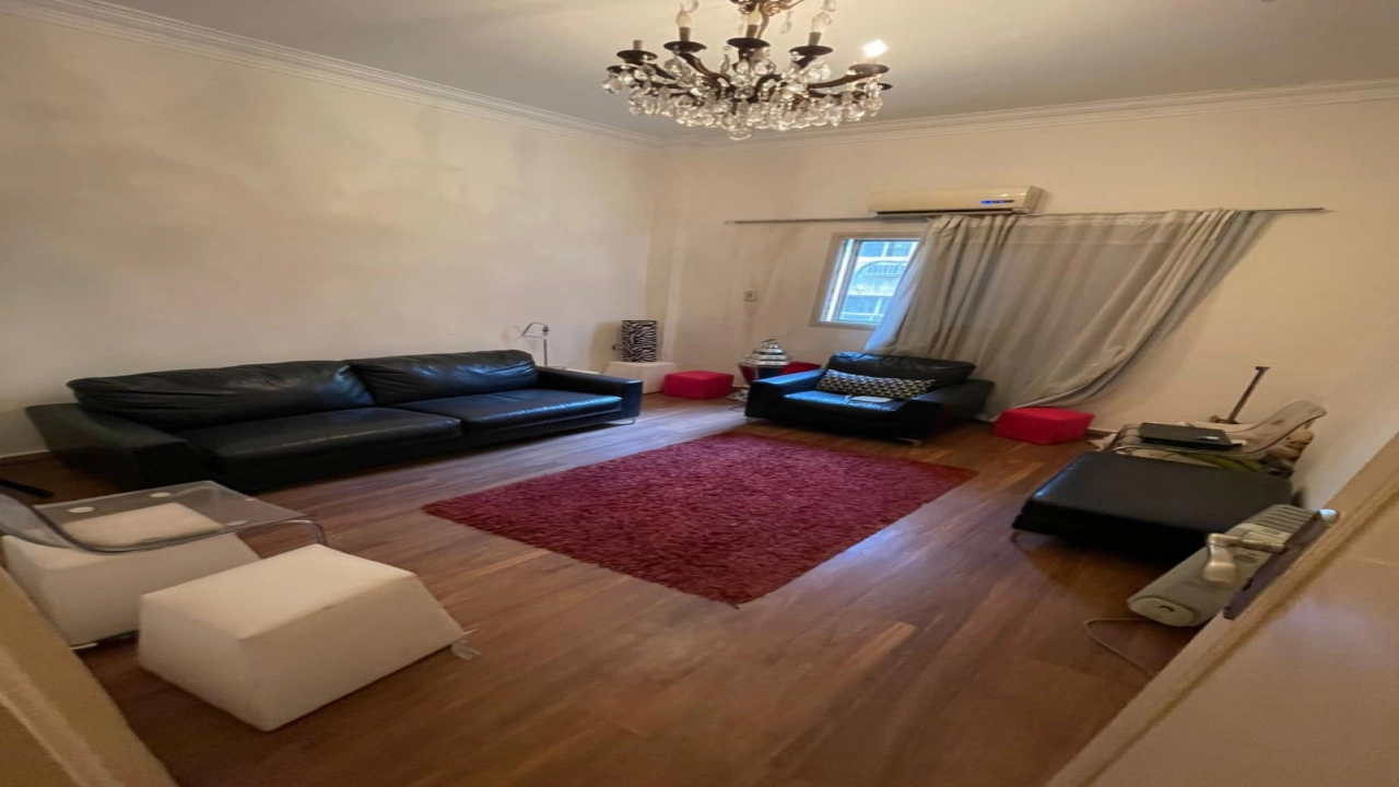 شقة مفروشة للايجار مكونة من 2 غرفة نوم وريسبشن وحمام قريبة من كل الخدمات في حي مميز بالزمالك