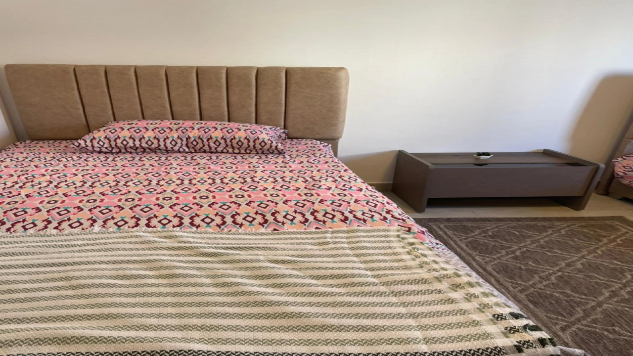 استديو للايجار في مراسي جريك