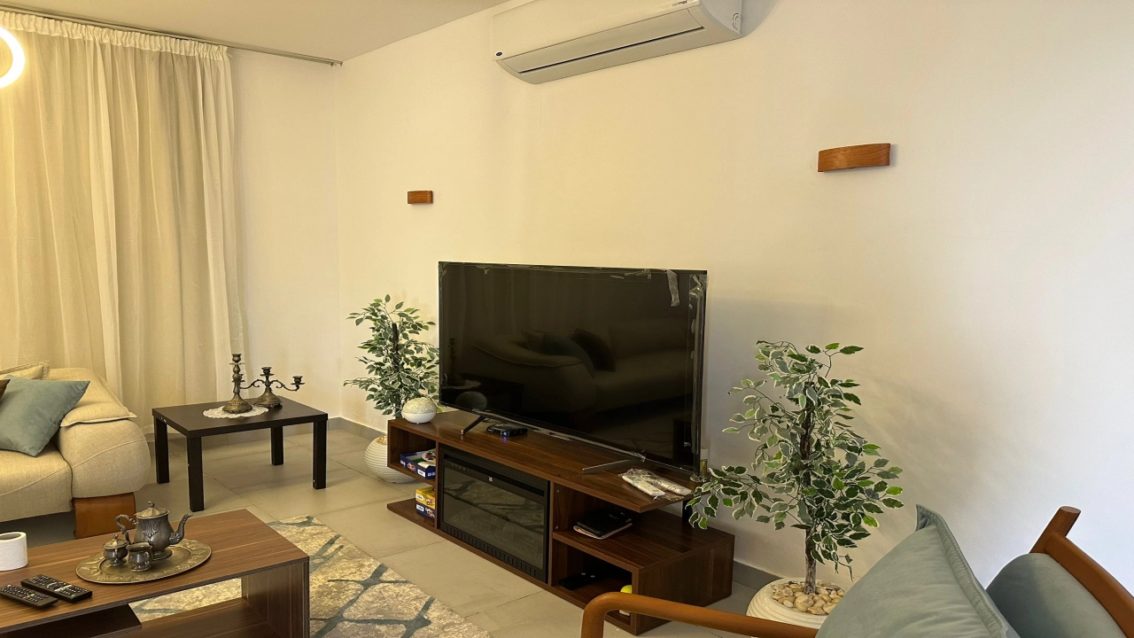 فيلا للايجار في مراسي جريك 4 غرف